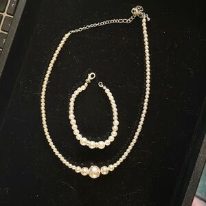 White/crystal pearl set